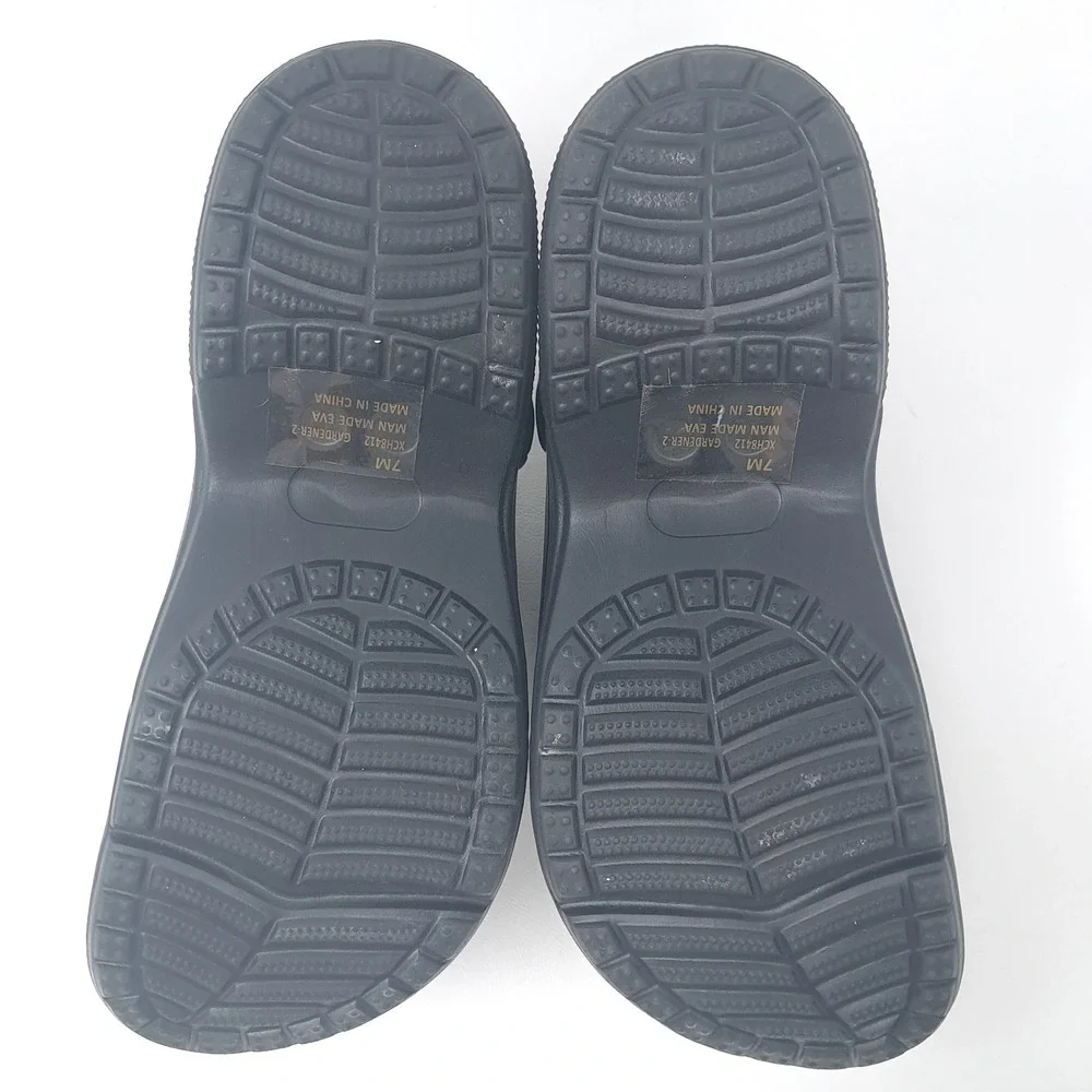 Cape Robbin Gardener-2 Chunky Platform Clogs Charms Black Size 7 Y2K Festival